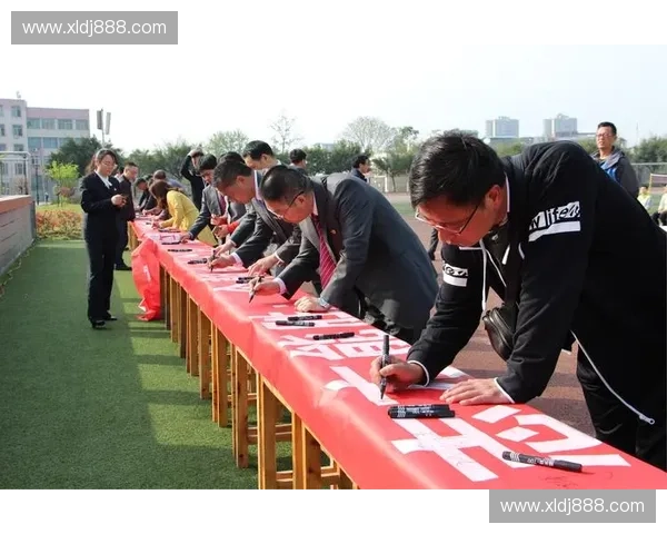 激扬青春脚步共创辉煌校园足球联赛热力开赛邀你一起激情拼搏